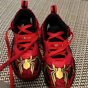 Boys Spider-Man adidas size 13k